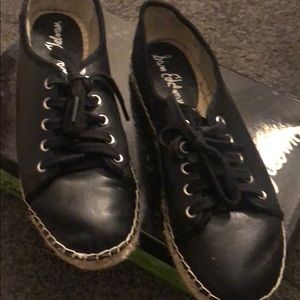 Woman’s Flat leather shoe